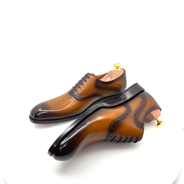 Ugo Vasare Leather Lace-Up Oxford - Caramel