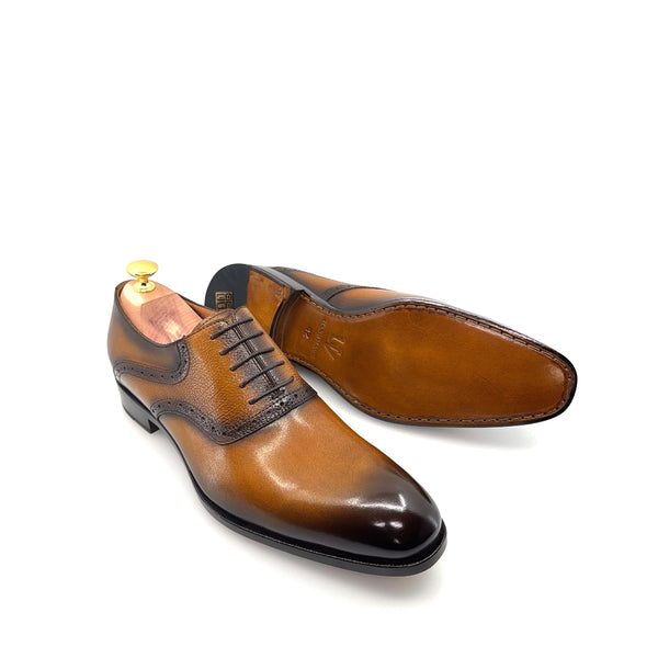 Ugo Vasare Leather Lace-Up Oxford - Caramel