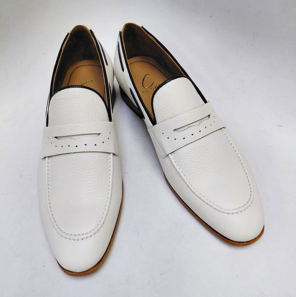 Style: 25190-Bone/Black