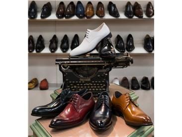 Burnished Calfskin Lace-Up Oxford Chestnut