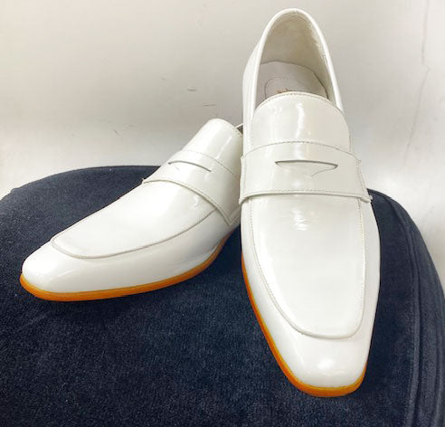 Style: 2240-12P-White