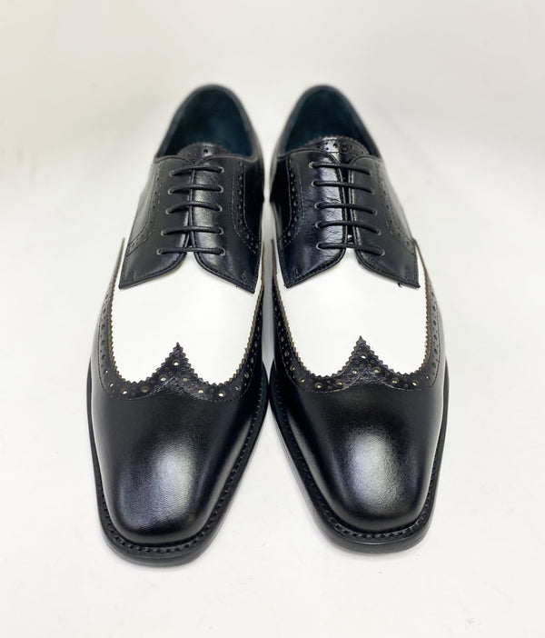 Burnished Leather Lace-Up Shoe Black/White