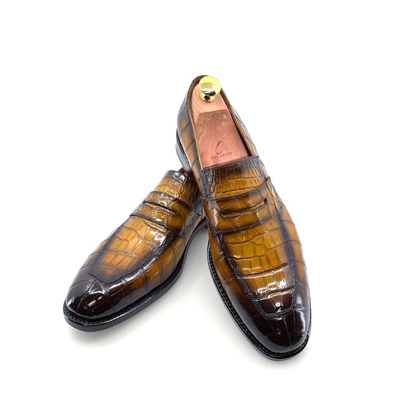 Ugo Vasare Alligator Penny Loafer - Caramel