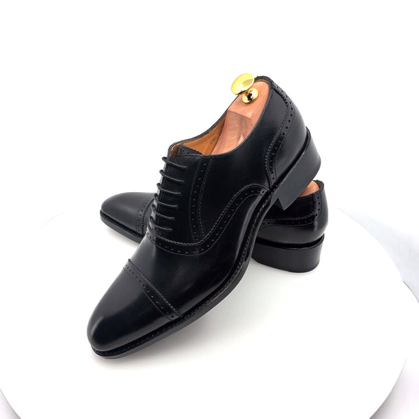 Ugo Vasare Lace-Up Calfskin Oxford - Black