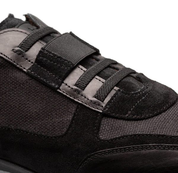 Style: 21882-Black