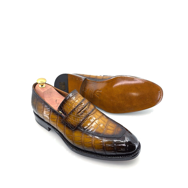 Ugo Vasare Alligator Penny Loafer - Caramel
