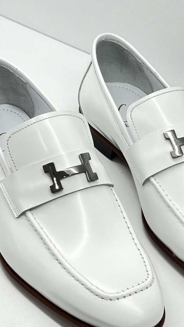 Style: 24306P-White