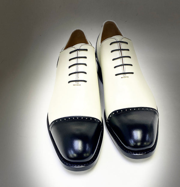 Style: Anthony-Black/Bone