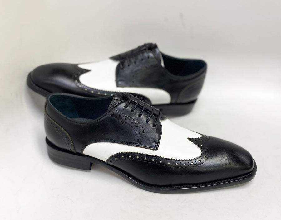 Burnished Leather Lace-Up Shoe Black/White